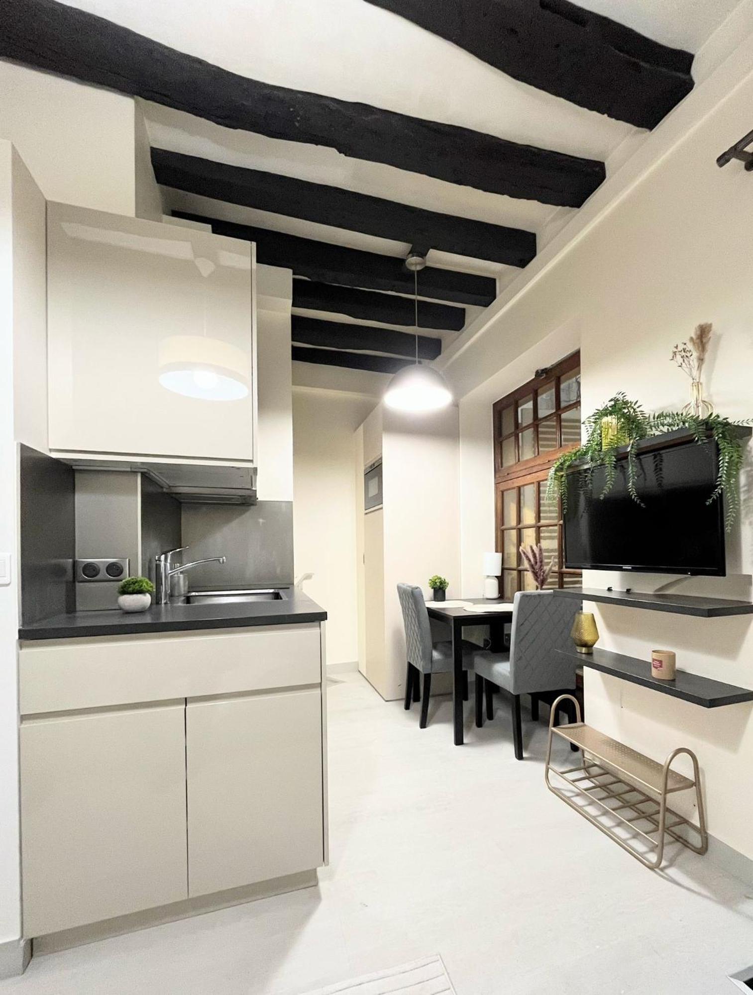 Le Marais Apartment Paris